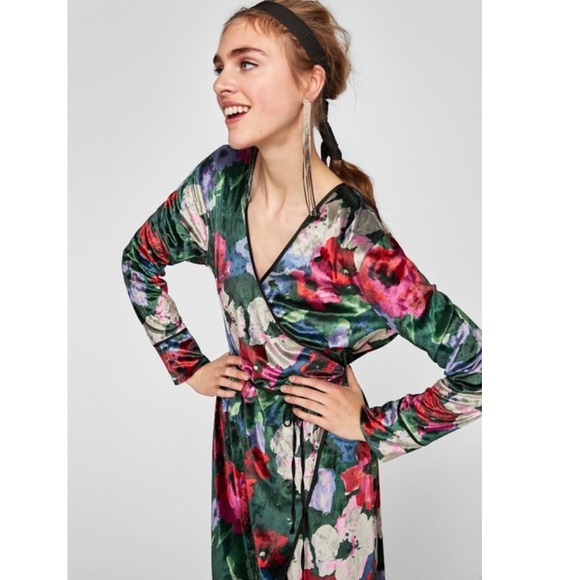 Zara Dresses & Skirts - NEW!!! HP 🥳🥳Zara Floral Print Wrap Kimono Dress